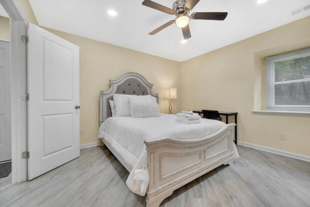 Cozy 2 Bedroom Duplex In Charlotte, Jacuzzi, Sleeps 6 Plus 2 Exterior foto